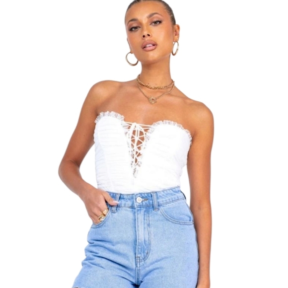 Princess Polly Tops - Women's Princess Polly White Lace Strapless Bodysuit Sz 2